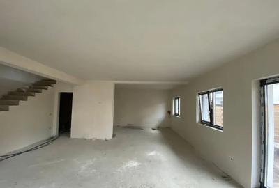 Casă cu 5 camere cu Teren 200 Mp în Florești - 9