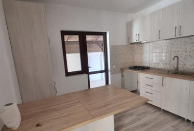 Casă cu 4 camere cu Teren 260 Mp în Central - 11