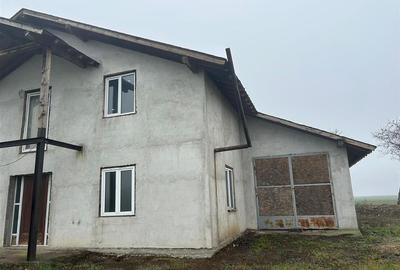 RECO casa Inand la rosu cu teren imens - 3