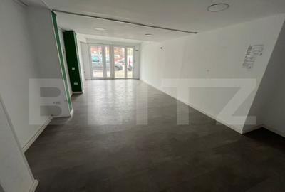 Spațiu comercial, de 65 mp, în Micro 6
