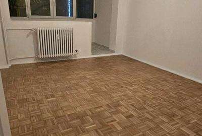 Apartament cu 3 camere de vanzare in centru - 1
