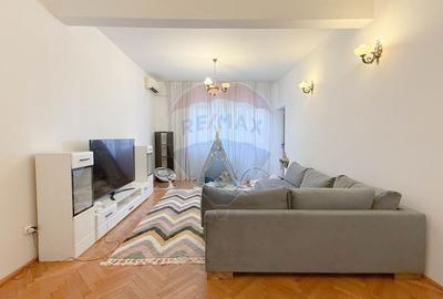 Apartament cu 3 camere decomandat, mobilat în Universitate