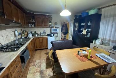 Proprietate impresionanta:Rezidential/Birouri: 2 vile,teren 1350mp,1 Mai - 52