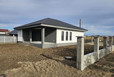 Casă cu 2 camere în Lazuri - 3