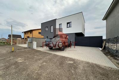 Duplex cu 4 camere cu Canalizare în Săcălaz - 2