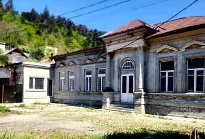 VILA INTERBELICA 330MP/TEREN 800MP/NECESITA RENOVARE/ULTRACENTRAL-PIATRA NEAMT - 4