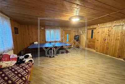 Casa de vanzare in Cartisoara, Transfagarasan - 8 camere, teren 971 mp - 8