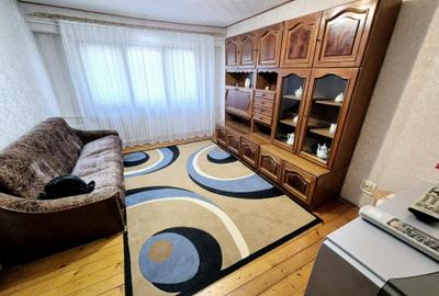 Apartament cu 2 camere decomandat, mobilat în Casa de Cultură