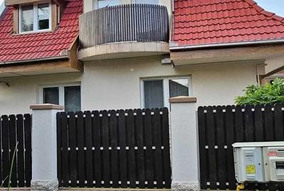 Casă cu 8 camere cu Teren 350 Mp în Burdea - 1