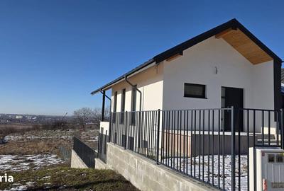 Casă cu 4 camere în Central - 2