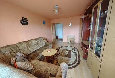 Apartament cu 2 camere decomandat în Micro 4 - 2