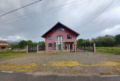 Casă cu 6 camere în Oțelu Roșu - 7