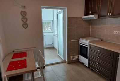 Inchiriez apartament decomandat 2 camere etaj 2 din 4, Piata Centrala - 7