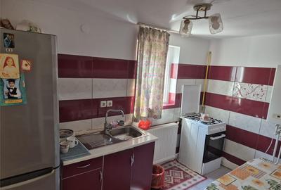 Casa 4 camere din Caramida,zona Centrala, pretabil pentru 2 - 12