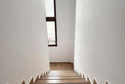 Casă cu Teren 211 Mp în Central - 11