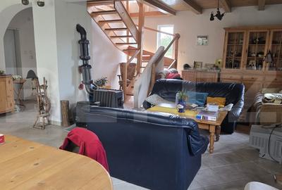 Casa 5 camere , 300 mp;  Teren - 2000 mp . Viile Satu Mare - 3