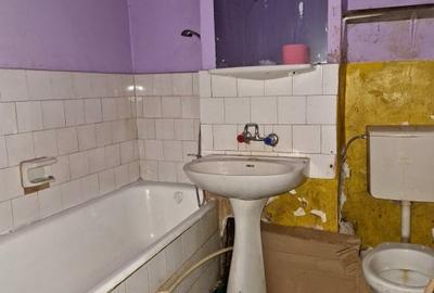 Apartament 2 camere spatios, decomandat - 57 mp - Zona Hotel Europa, etaj 1 - 4