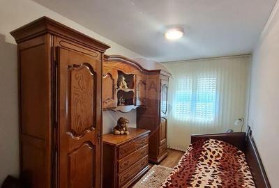 Apartament de inchiriat cu 4 camere,etajul 1 - 3