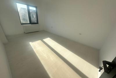 Duplex cu 4 camere cu Canalizare în Central - 11