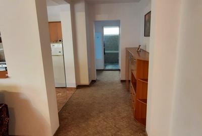 Apartament 3 camere, str. Tilisca - 7