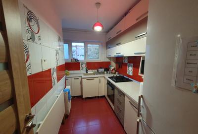 Uranus, 2 camere, vagon, etaj 3,fara comision, 90000 euro Uranus, 2 camere, vagon, etaj 3,fara comision, 90000 euro - 5