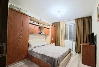 Apartament cu 4 camere semidecomandat în Berceni - 2