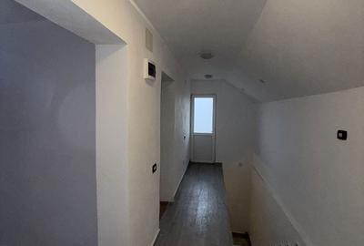 Casă cu 6 camere cu Teren 5600 Mp în Golești - 8