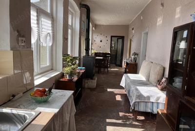 Casă cu 5 camere cu Teren 700 Mp în Goicea - 2