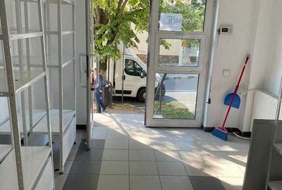 Spațiu comercial, de 17 mp, în Nord - 3
