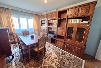 Apartament cu 3 camere de închiriat, zona Centrală, str. Mihai Viteazu - 3