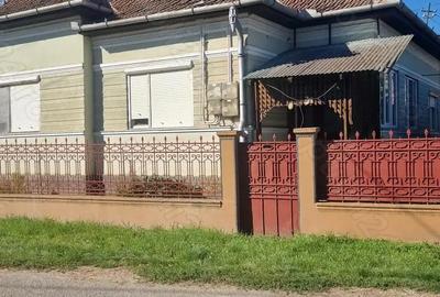 Casă cu 3 camere cu Teren 1300 Mp în Leorinț - 2