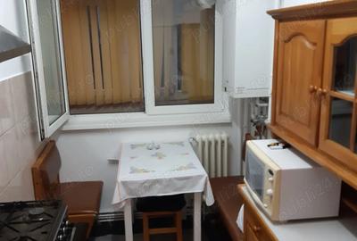 Dau in chirie apartament 2 camere in Aleea Carpati