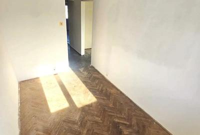 Apartament 3 camere decomandat | Micro 17 | Strada Vasile Lupu - 3