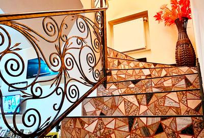 Casă cu 4 camere cu Teren 205 Mp în Bd. Coșbuc - 2