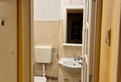 Proprietar ofer spre vânzare apartament cu 3 camere decomandat recent renovat - 1