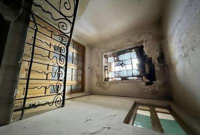 Imobil 2185 mp Centrul Istoric Piata Unirii 500 mp teren vitrina 19 m - 26