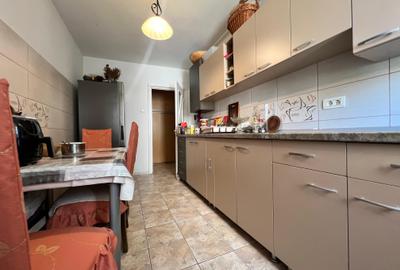 Apartament cu 3 camere decomandat în Far - 17