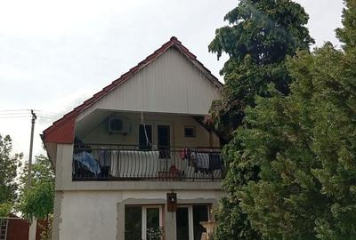 Casă cu 4 camere în Miniș