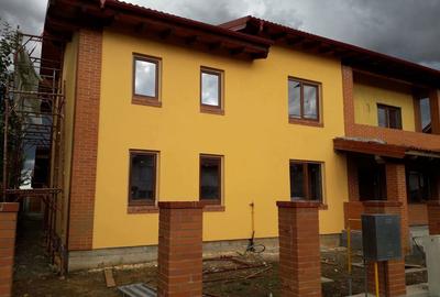 Casă cu 5 camere cu Teren 724 Mp în Sânandrei - 1