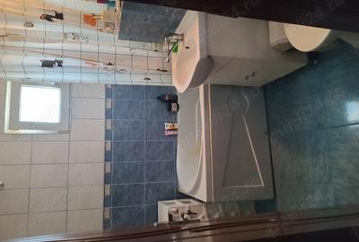 Vand Apartament 3 camere - 2