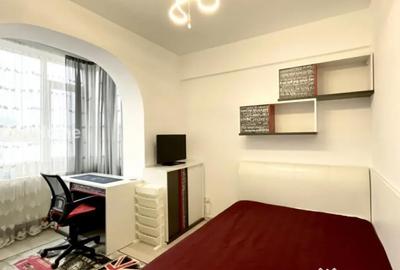 Apartament cu 3 camere decomandat, mobilat în Centrul Istoric