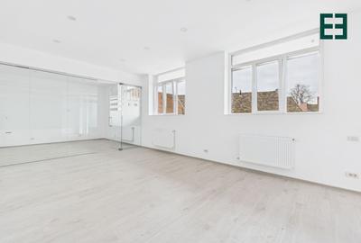 Birou, de 55 mp, în Central - 2