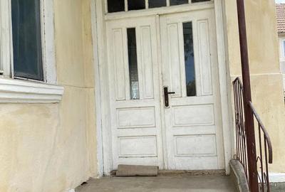 Casă cu Teren 847 Mp în Vadu Crișului - 1