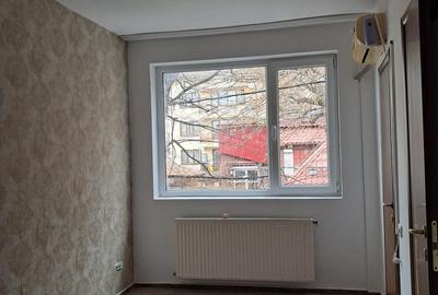 Casă individuală cu 12 camere cu Canalizare în P-ța Muncii - 5