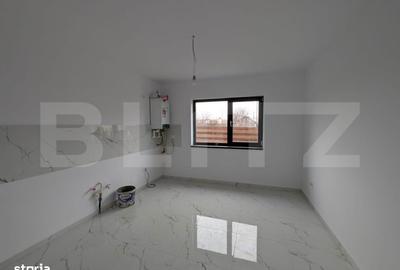 Casă cu 4 camere cu Teren 395 Mp în Holboca - 1
