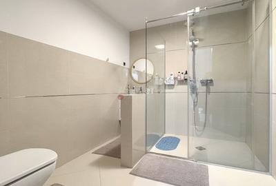 Terase generoase cu vederea spre padure - 10