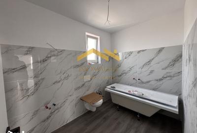 Casă cu 4 camere cu Teren 300 Mp în Sânmihaiu Român - 3