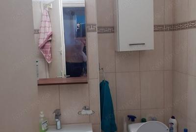 Apartament cu 3 camere semidecomandat în Central - 1