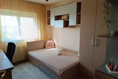 Apartament cu 4 camere semidecomandat, mobilat în Micălaca - 3