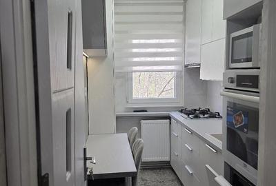 Apartament cu 3 camere semidecomandat în Malu Roșu - 3